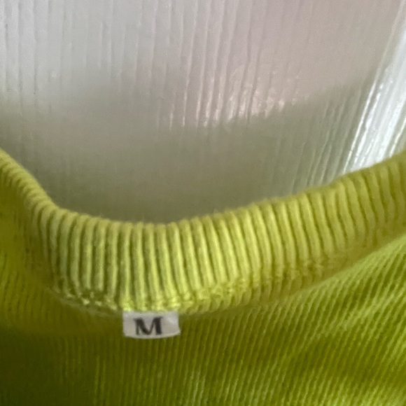 Basic lime green tank - Picture 2 of 2